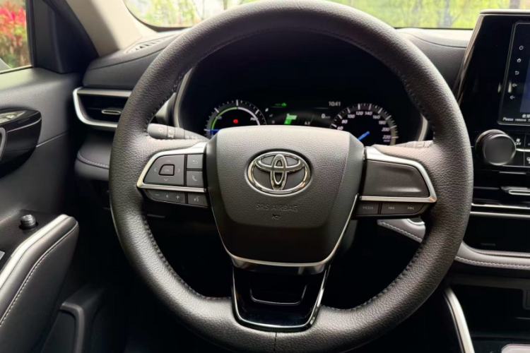 Used Toyota Highlander 2023 2.5L Smart Electric Hybrid Dual-Drive Elite Version 7 Seats