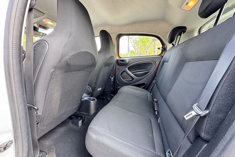 Used smart forfour 2016 1.0L 52 kW Dynamic Edition
