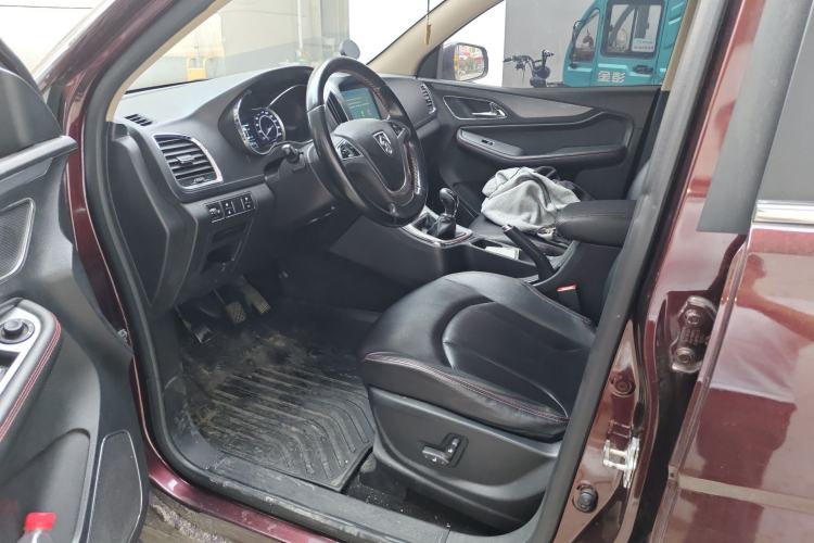 Used Baojun 560 2015 1.8L manual luxury version