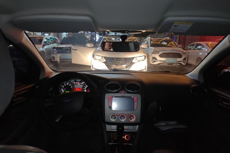 Used Ford Focus 2013 Hatchback Classic 1.8L Automatic Base Model Center Console