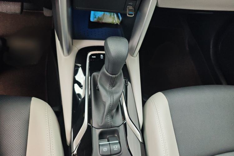 Used Toyota FRONTLANDER 2023 2.0L CVT Luxury Edition Gear Lever