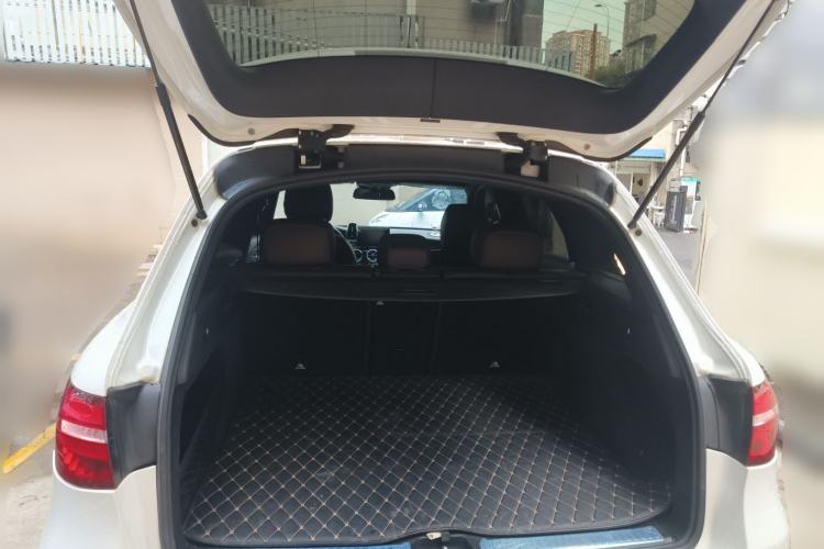 Used Mercedes-Benz GLC 2018 Refreshed GLC 300 4MATIC Dynamic Edition