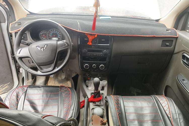 Used Wuling Rongguang V 2018 1.5L Standard Version