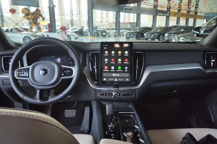 Used Volvo XC60 2026 B5 4x4 Smart Luxury Edition
