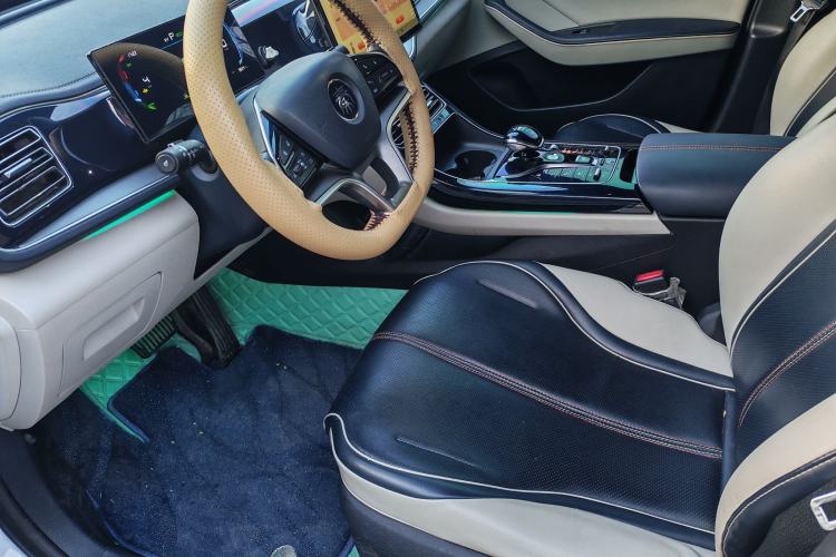 Used BYD Qin PLUS 2023 Champion Edition DM-i 120KM Excellence Model
