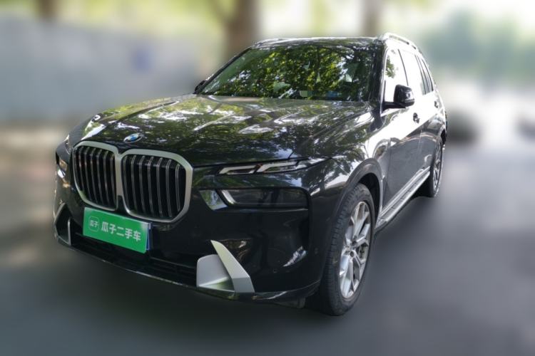 Used BMW X7 2023 xDrive40i Luxury Package with Leading Features