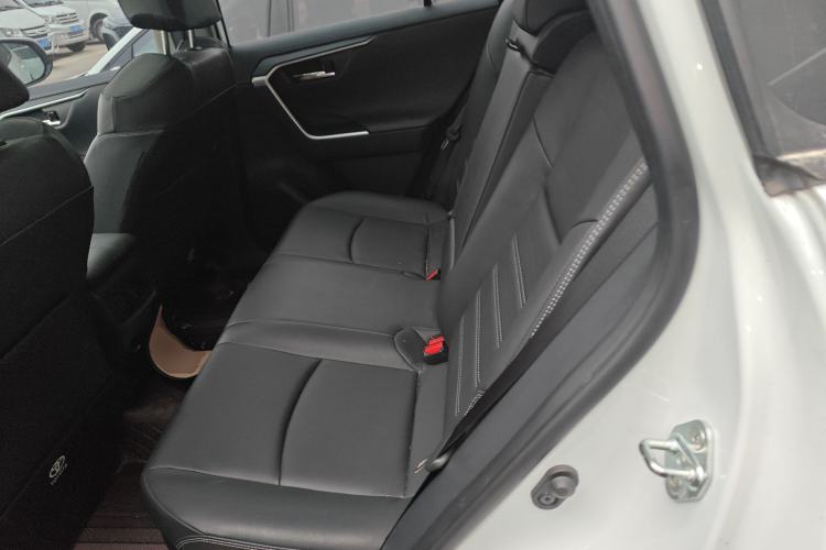 Used Toyota RAV4 2023 Dual-Engine 2.5L E-CVT Two-Wheel Drive Elite Plus Edition
