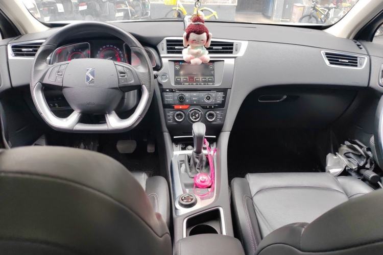 Used DS 6 2016 1.6T Luxury Edition THP160
