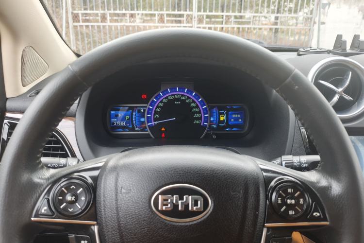 Used BYD S7 2016 2.0T Automatic Prestige Plus Instrument Cluster