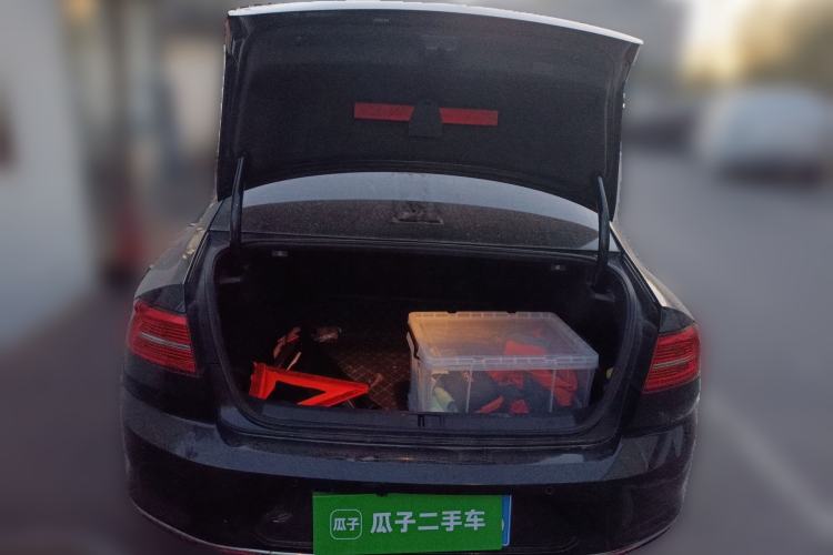 Used Volkswagen Magotan 2018 330TSI DSG Advanced Model Trunk