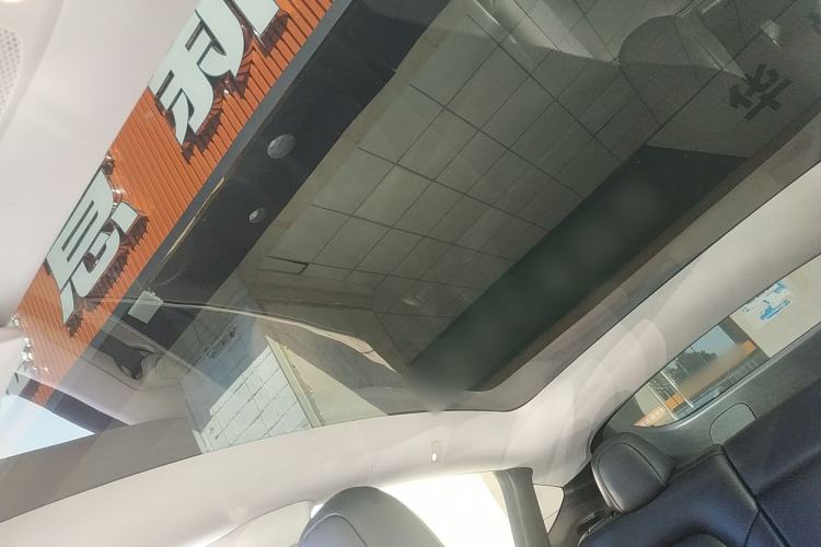 Used Tesla Model Y 2023 Rear-Wheel-Drive Version
