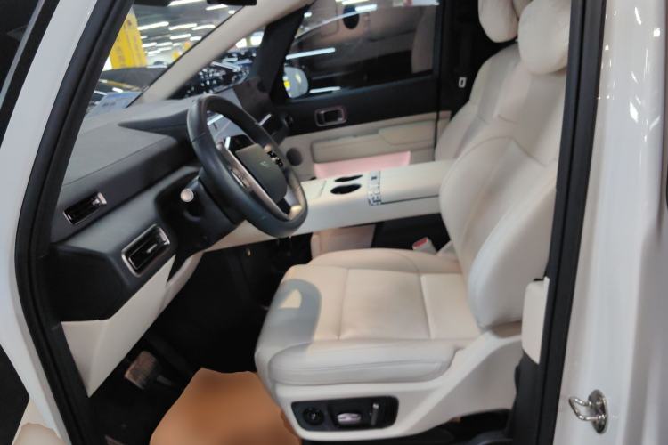 Used Li Auto MEGA 2025 Home Family Special Edition