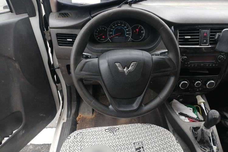 Used Wuling Rongguang V 2016 1.5L Standard Version