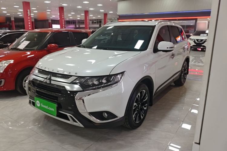 Used Mitsubishi Outlander 2019 2.4L 4x4 Zhi Xiang Edition 7 Seats China V Emission Standard
