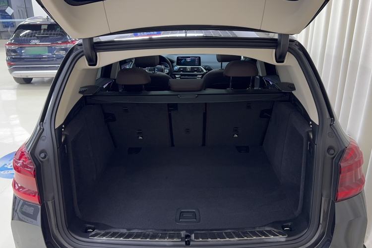 Used BMW iX3 2021 Leading Model
