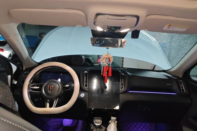 Used Hongqi HS3 2023 1.5T Two-Wheel Drive Shanwei Edition Center Console