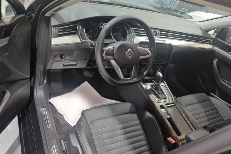 Used Volkswagen Magotan 2020 280TSI DSG Comfort Edition Center Console