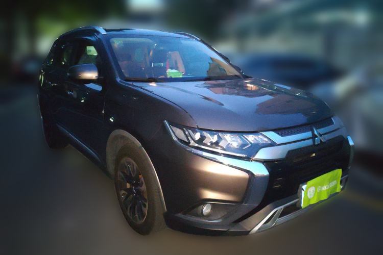 Used Mitsubishi Outlander 2019 2.4L 4x4 Zhi Xiang Edition 7 Seats China V Emission Standard
