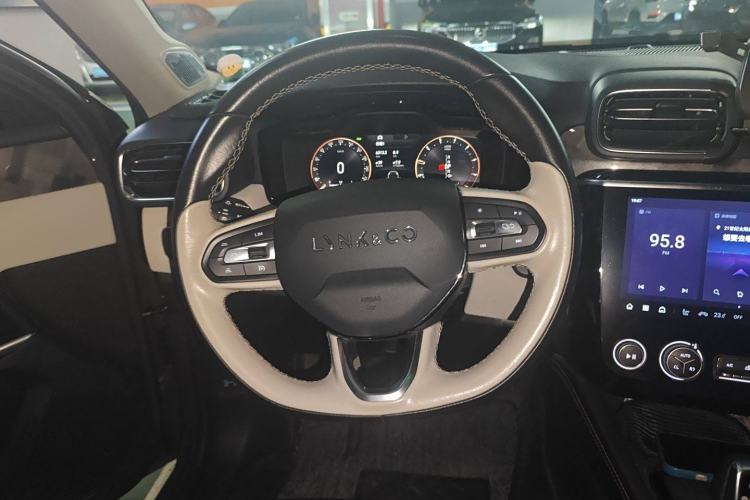 Used Lynk & Co 02 2022 1.5T DCT Shine Pro
