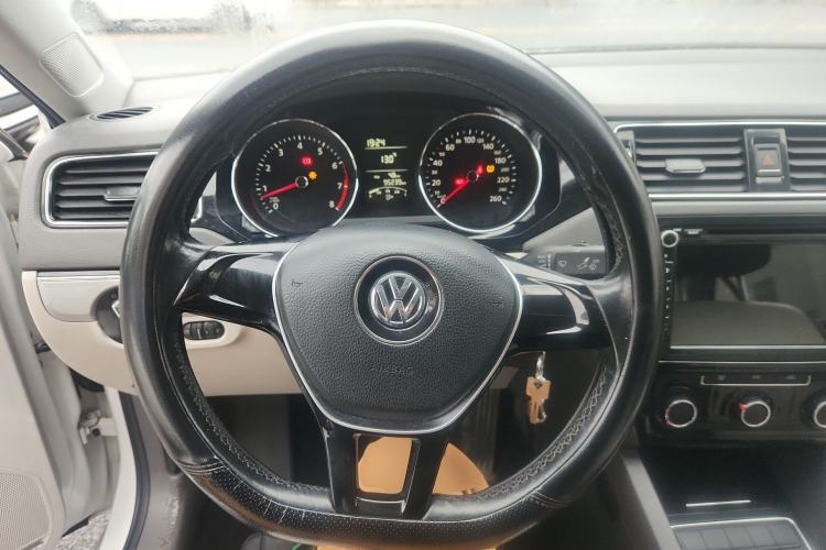 Used Volkswagen Sagitar 2015 1.6L Manual Comfort Model Steering Wheel