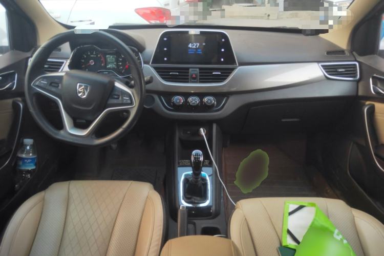 Used Baojun 310W 2017 1.5L Manual Fashion Model China V
