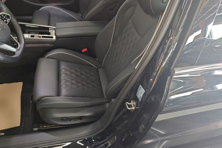 Used Volkswagen Magotan 2024 380TSI DSG Prestige Edition DaMai Package