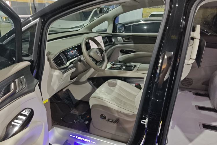 Used Denza D9 2022 DM-i 970 Four-Wheel Drive Prestige Model