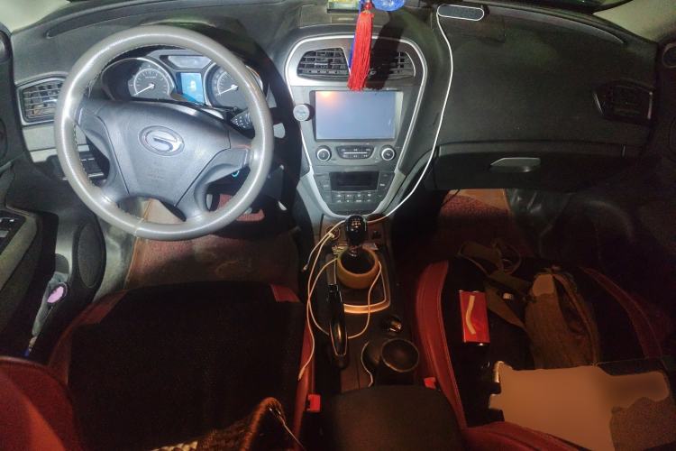 Used GAC Trumpchi GS5 2012 2.0L Manual Two-Wheel Drive Comfort Edition Center Console