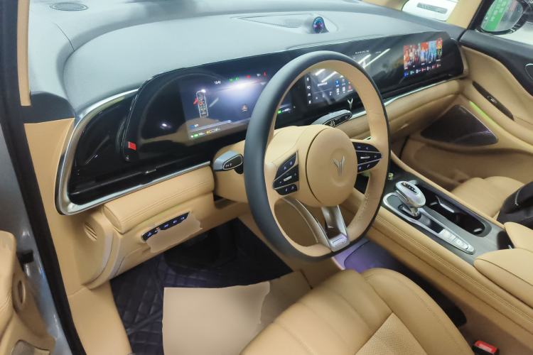 Used VOYAH Dream 2024 PHEV Extended-Range Premium Edition
