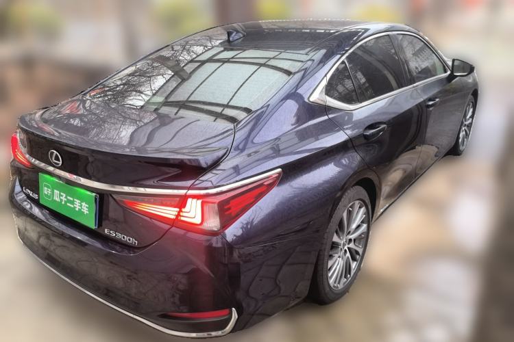 Used Lexus ES 2020 300h Premium Edition