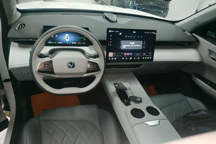 Used Changan UNI-Z New Energy 2024 Blue Whale Smart Electric iDD 125km Beyond Edition
