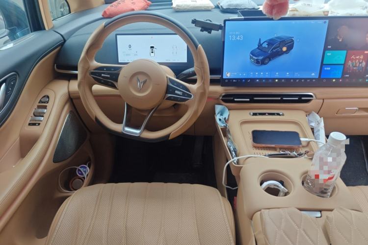 Used VOYAH Dream 2025 PHEV Four-Wheel Drive Prestige Kunpeng Edition Steering Wheel