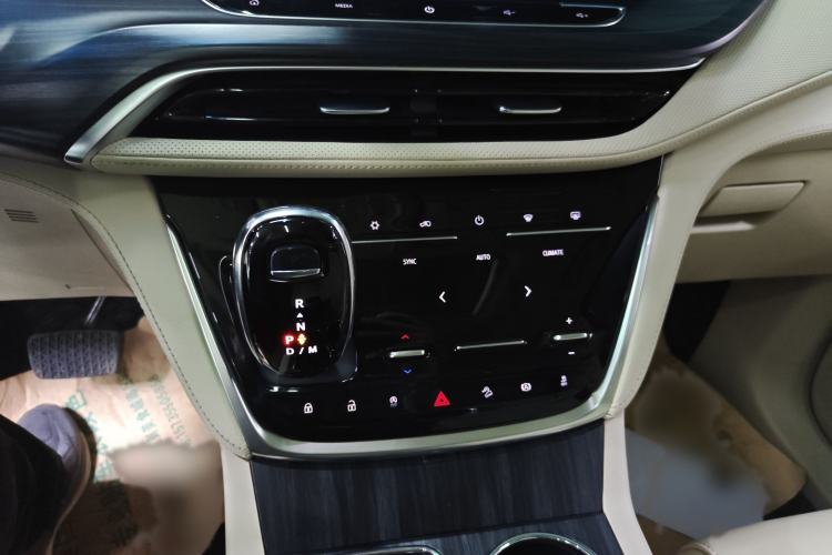 Used Buick GL8 2022 ES Landtrek 653T Luxury Edition Gear Lever