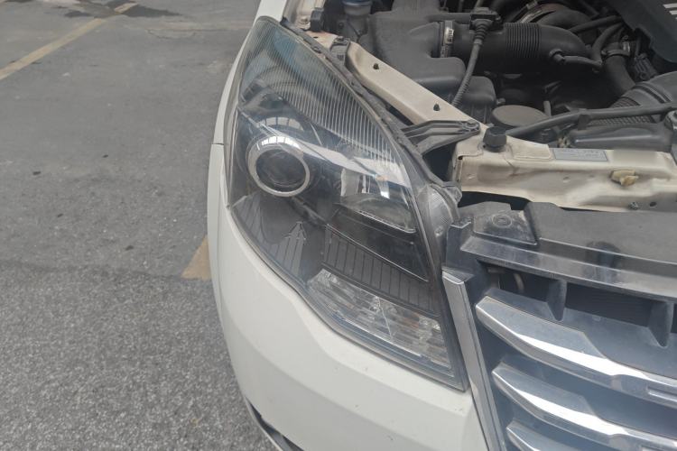 Used Haval H5 Classic 2015 2.0T Manual Two-Wheel Drive Elite Version
