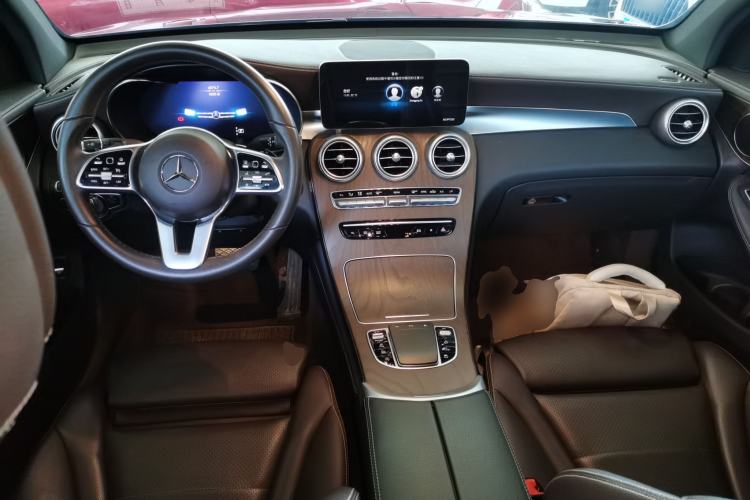 Used Mercedes-Benz GLC 2020 Facelift GLC 260 L 4MATIC Luxury Edition Center Console