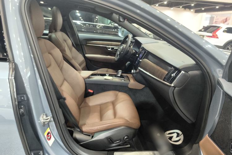 Used Volvo V90 2022 Cross Country B5 AWD Smart Range Edition
