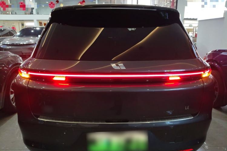 Used Li Auto L8 2023 Pro Model
