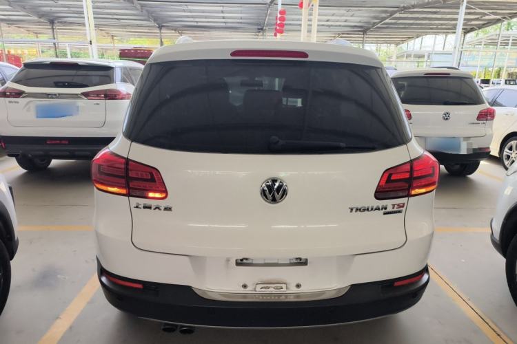 Used Volkswagen Tiguan 2015 2.0 TSI Automatic All-Wheel Drive Luxury Edition Rear