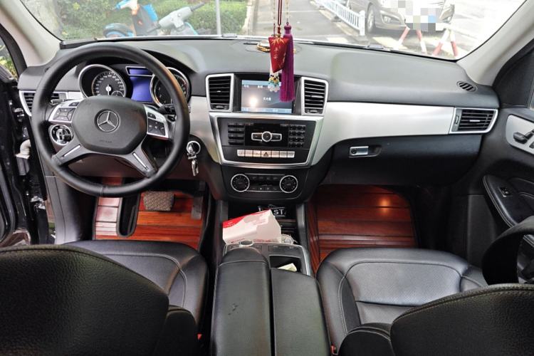 Used Mercedes-Benz M-Class 2015 ML 320 4MATIC
