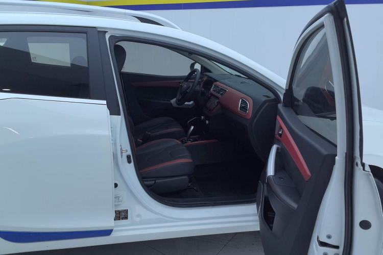 Used JAC iEV7S 2017 ZhiZun Model