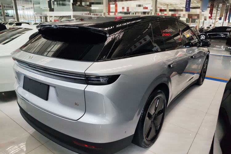 Used Li Auto i6 2025 Model Two-Wheel-Drive Standard Type Rear Right 45 Deg