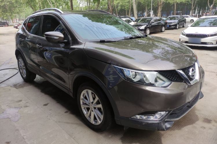 Used Nissan Qashqai 2017 2.0L CVT Elite Edition China V Standard Front Right 45 Deg