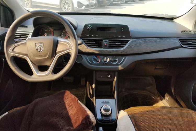 Used Baojun 310 2017 1.5L automatic comfort version