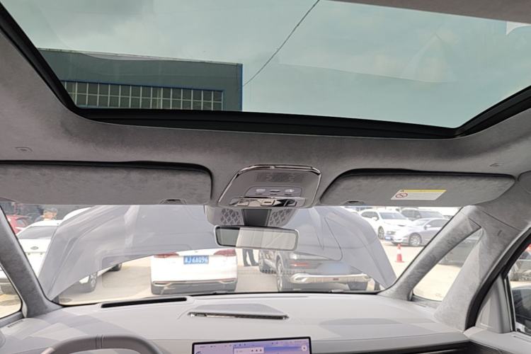 Used Zeekr 009 2024 7-Seater Aisle Version 108 kWh
