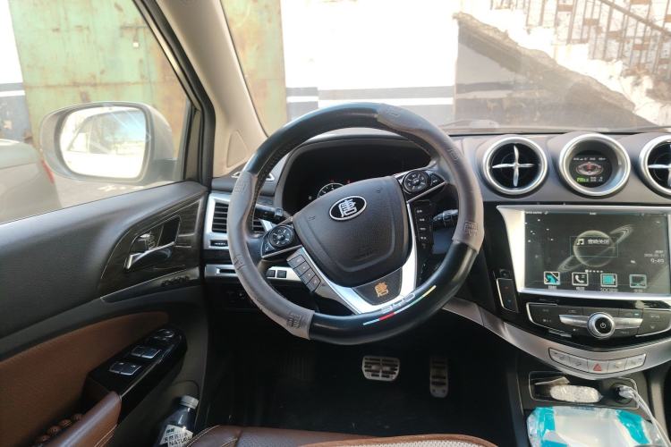 Used BYD Tang New Energy 2015 2.0T Four-Wheel-Drive Flagship Model
