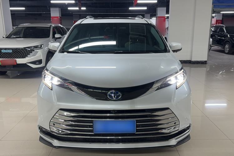 Used Toyota Sienna 2023 2.5L Hybrid Comfort Edition

