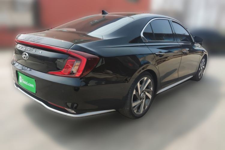 Used Hyundai Mistra 2021 1.8L CVT LUX Premium Edition
