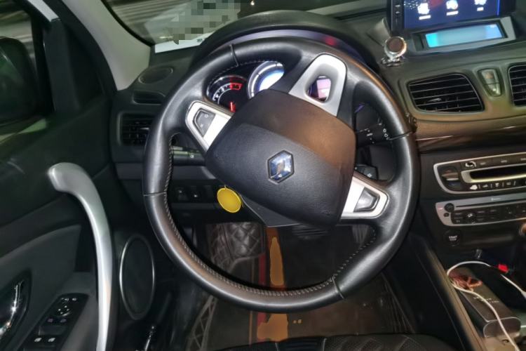 Used Renault Fluence 2013 2.0L Comfort Edition
