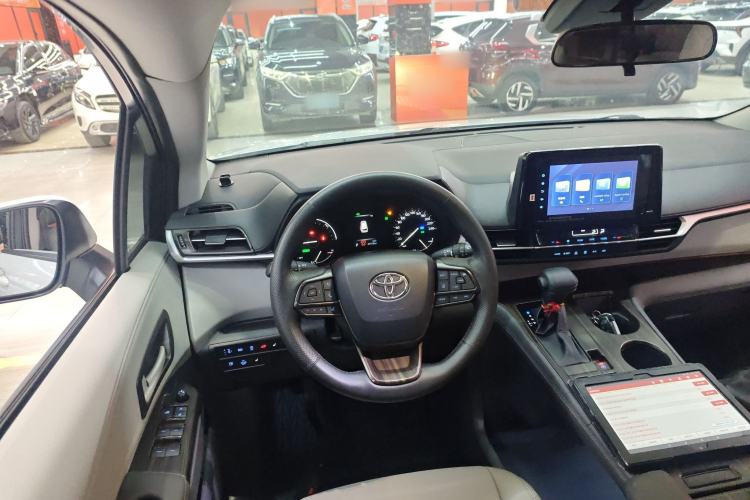 Used Toyota Sienna 2021 2.5L Hybrid Comfort Edition