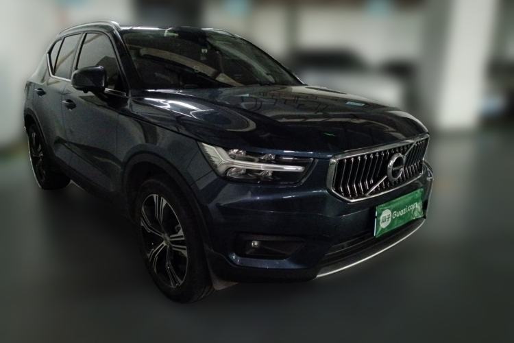 Used Volvo XC40 2021 T4 Four-Wheel Drive Smart Luxury Edition Front Right 45 Deg